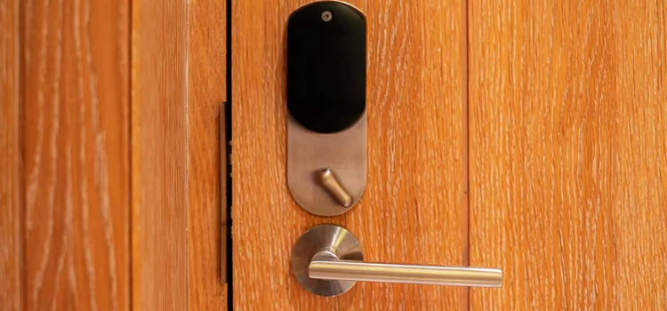 Automatic Locking Door Knob Atwater